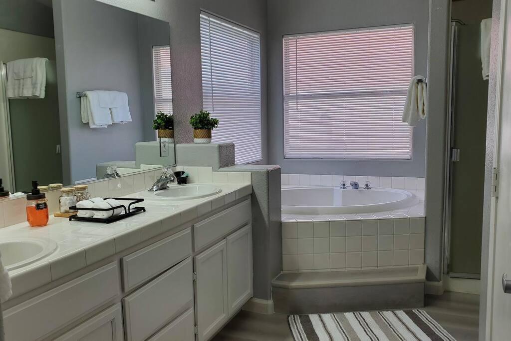 Comfortable Family Home Лас Вегас Екстериор снимка