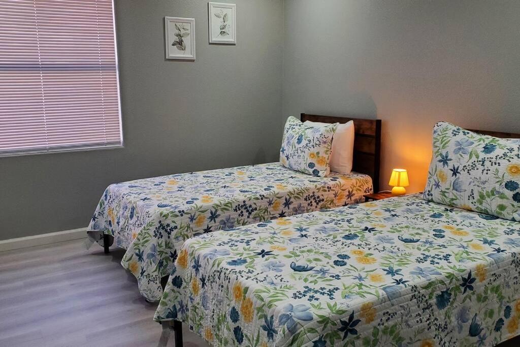 Comfortable Family Home Лас Вегас Екстериор снимка