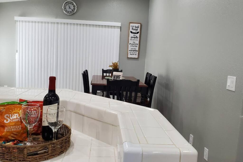 Comfortable Family Home Лас Вегас Екстериор снимка